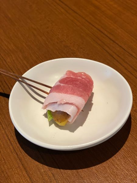 インカのめざめの肉巻き　ガーリックバター添え